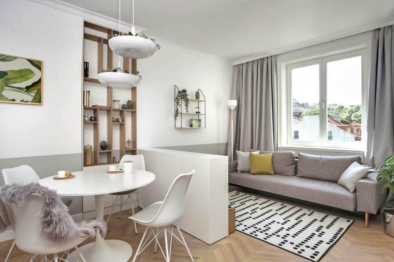 Апартаменти Hip, Cosmopolitan Gem In The Heart Of By Flat Mаnager Софія